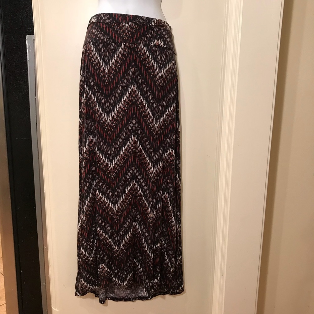 Living Doll Black Red Chevron Print Maxi Skirt EUC